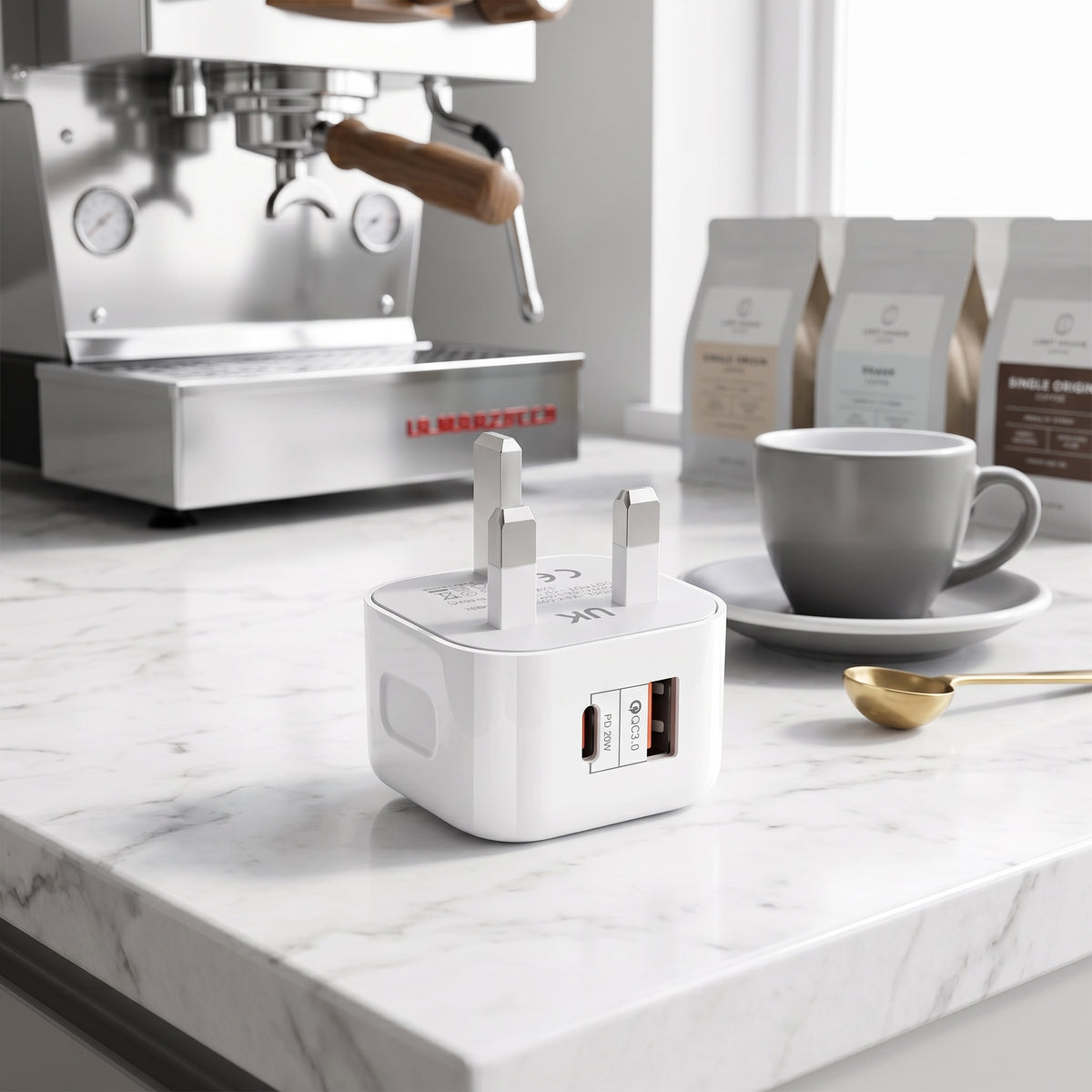 FONZY 20W UK Fast Charger Adapter with Type-C / Lightning Cable - Dual Port PD 20W & QC 3.0